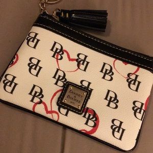 Dooney & Bourke 😍